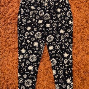 Size 2 Torrid Black and White Witchy Goth Leggings